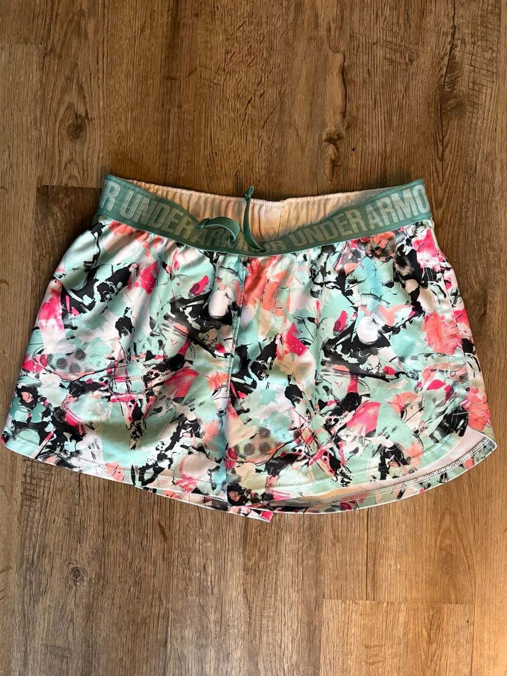 Under Armour Performance HeatGear Girls Play Up Printed Shorts YLG